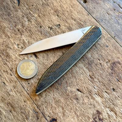 Le "Why so serious" Light  Small- Fibres de carbone