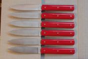 9.47 - Couteaux de table - rouges