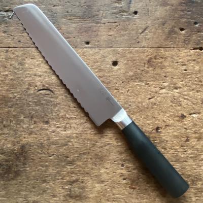 Couteau à pain KAI- Résine POM