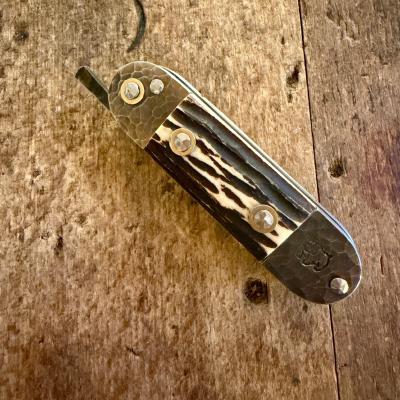  Le Bouledogue Long -  Cerf