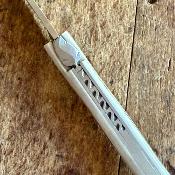 Le Sauveterre 11 cm - Bois de Cerf - ressort demi guilloché