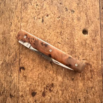 Le Français - Damas inox et genévrier