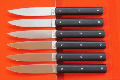9.47 - couteaux de table -noirs