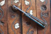 Petit pliant MC221 -  Damas et micarta noir et bleu