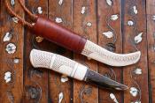 Couteau d'art puukko - Bois de renne gravé
